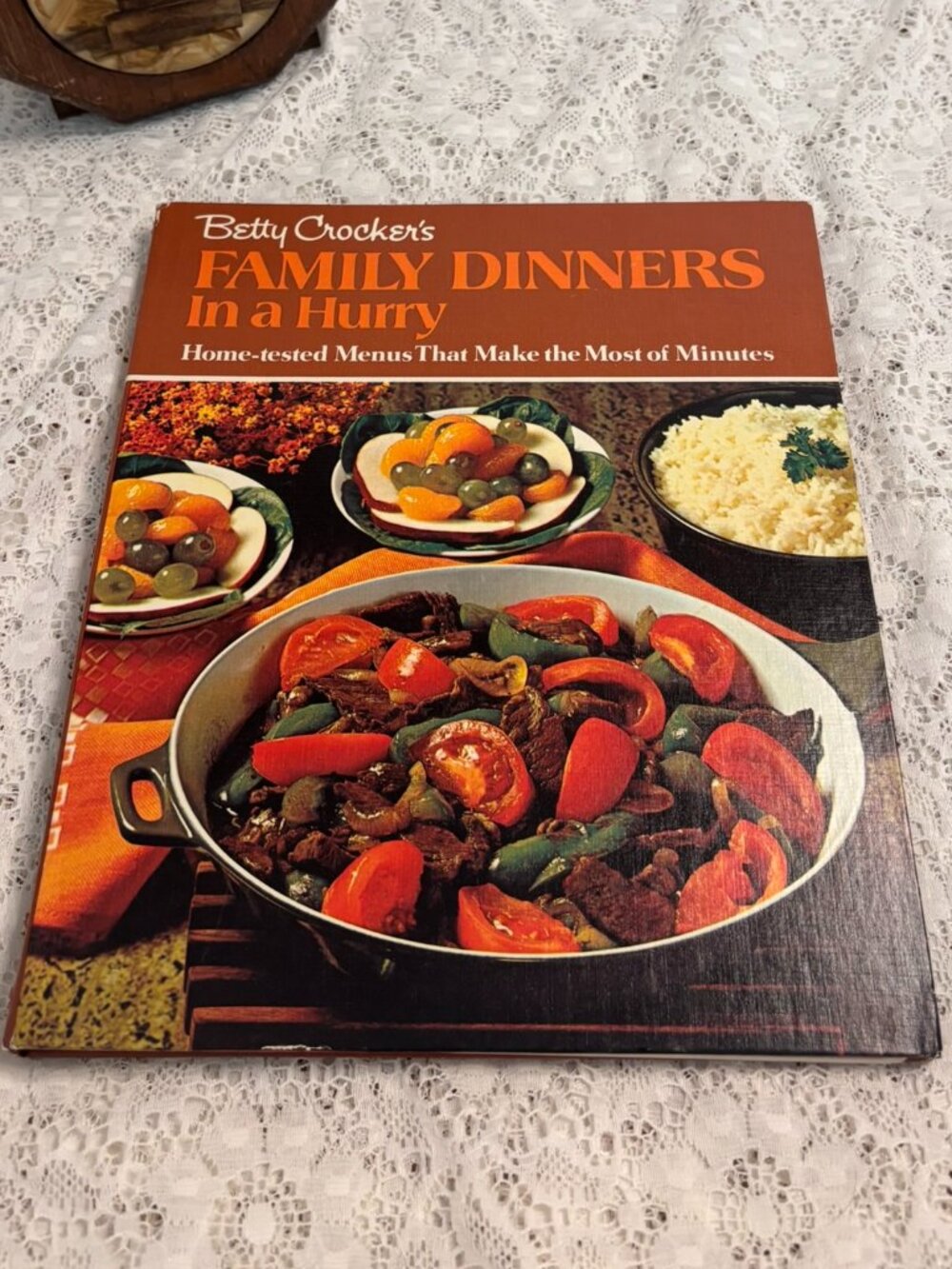 VTG 1970s Betty Crocker's Family Dinners in a Hurry Hardcover Cookbook